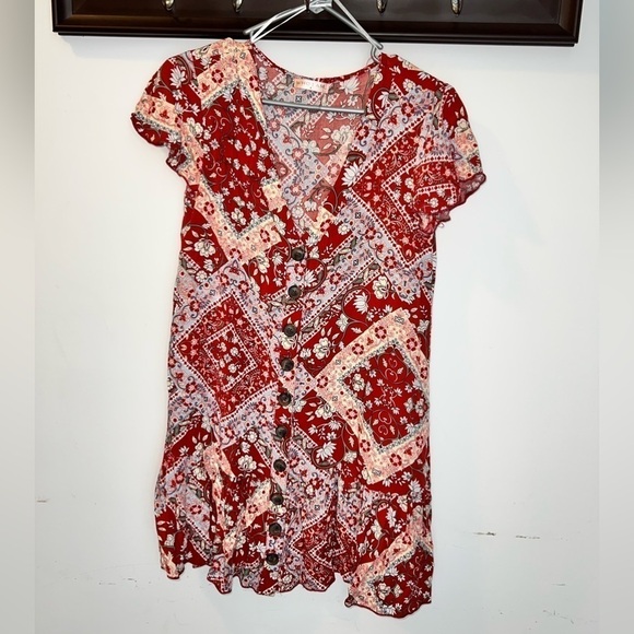 Who I Am Red with Buttons Mid Length Size 8 - Picture 1 of 7